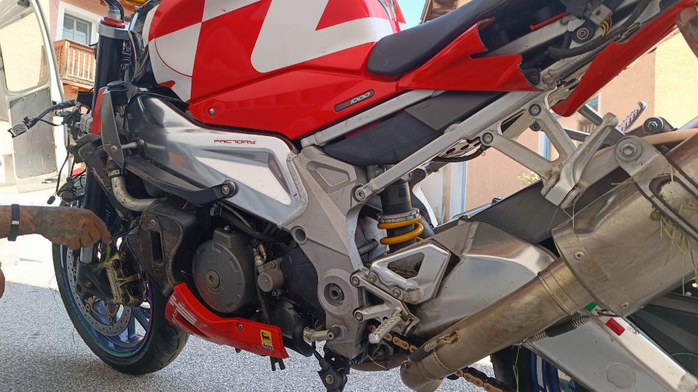 Motorrad verkaufen Aprilia Tuono 1000 R Ankauf